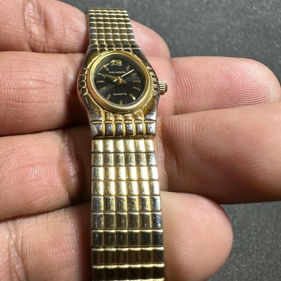 Helbros Ladies Quartz Watch Gold Tone Black Dial Stretch Band Working 26341 - Picture 8 of 11
